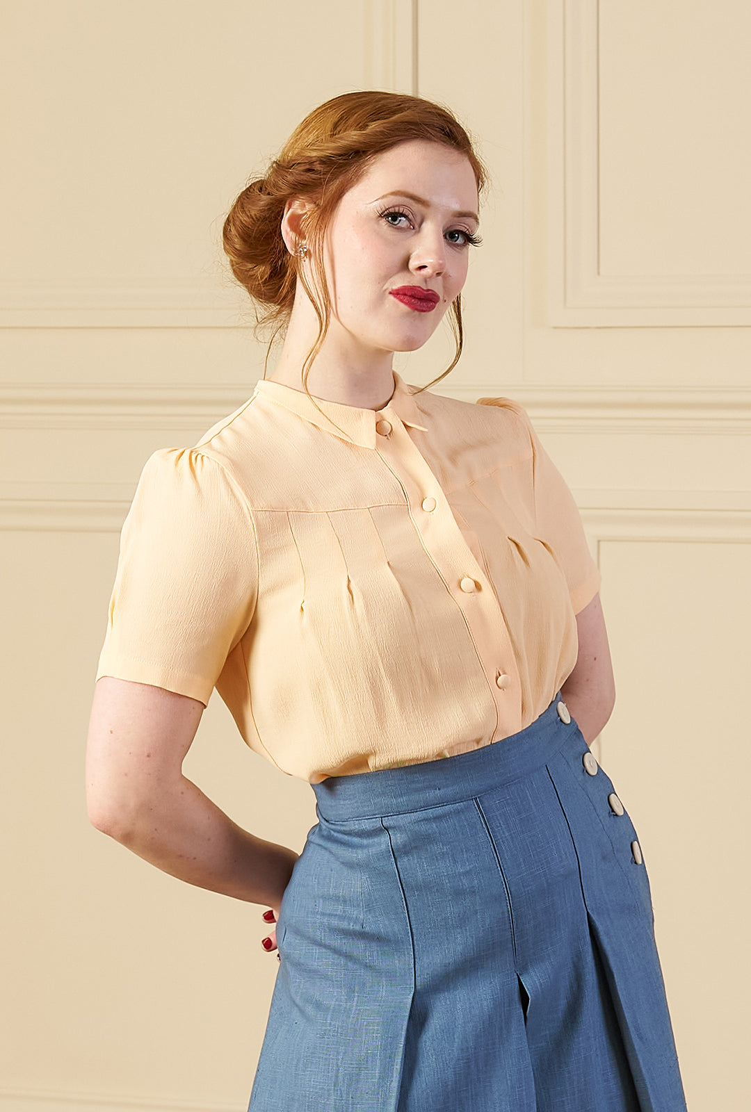 1930s Bonnie Blouse - Apricot - model shot