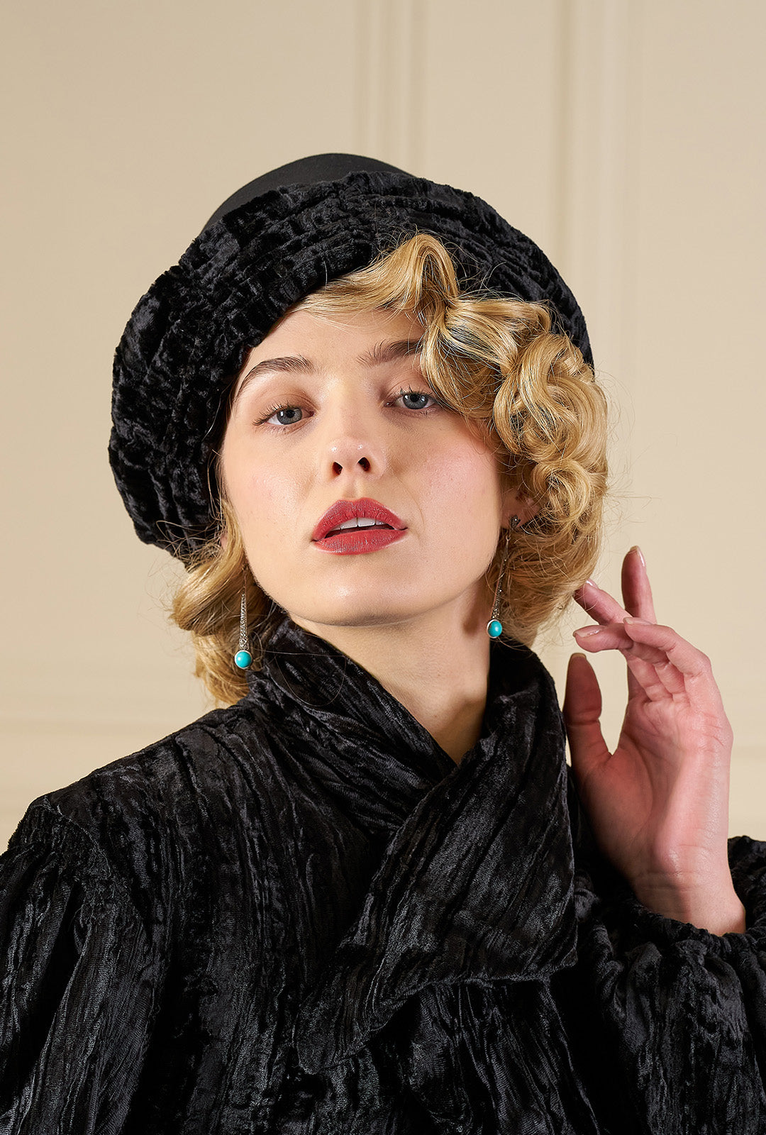 1920s Clara Cloche Hat - Black Velvet