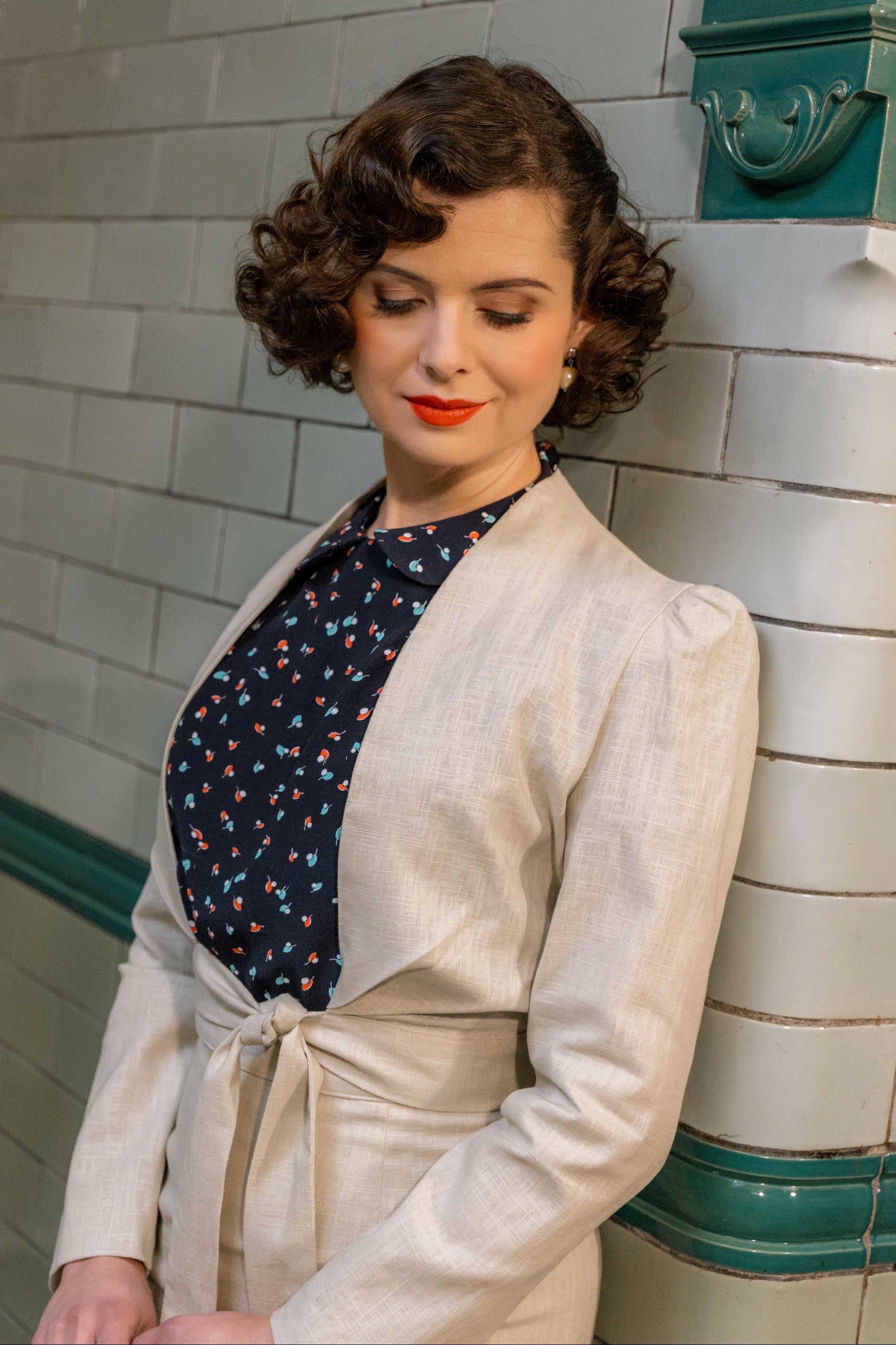 1940s Boulevard Jacket - Ecru - model shot