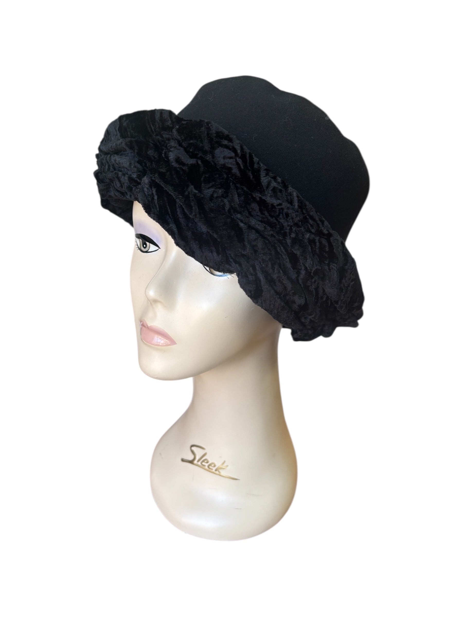 1920s Clara Cloche Hat - Black Velvet