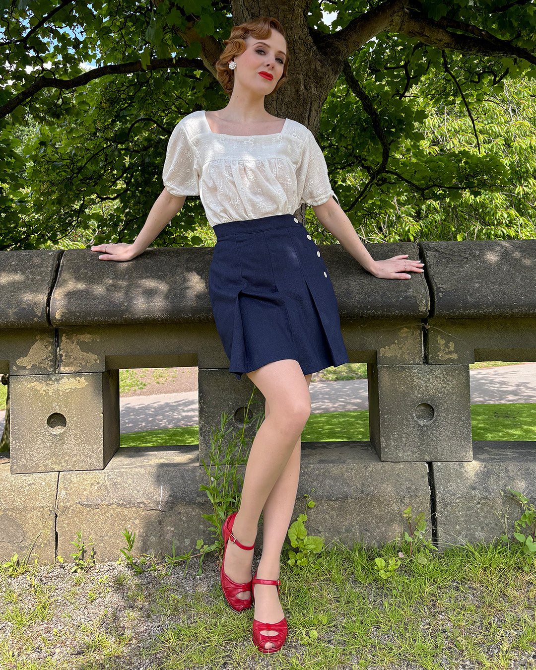 1930s Pleated Shorts -  Navy Natural Fibre