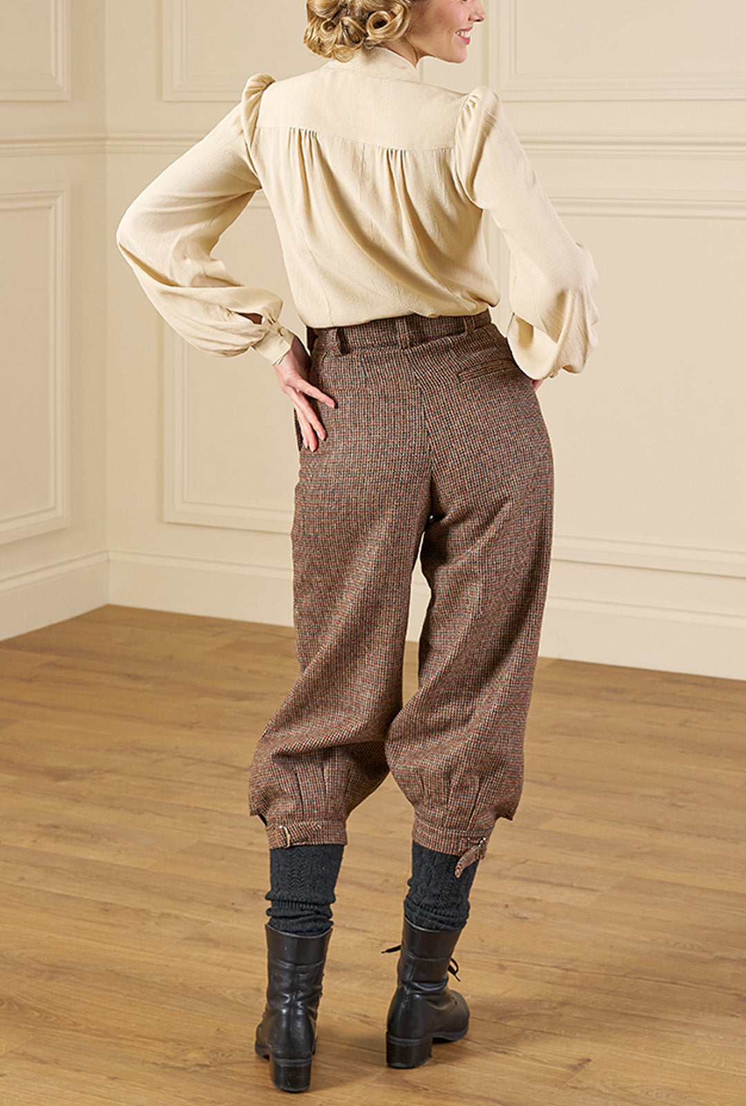 Ladies Plus Fours - Walnut Check Wool