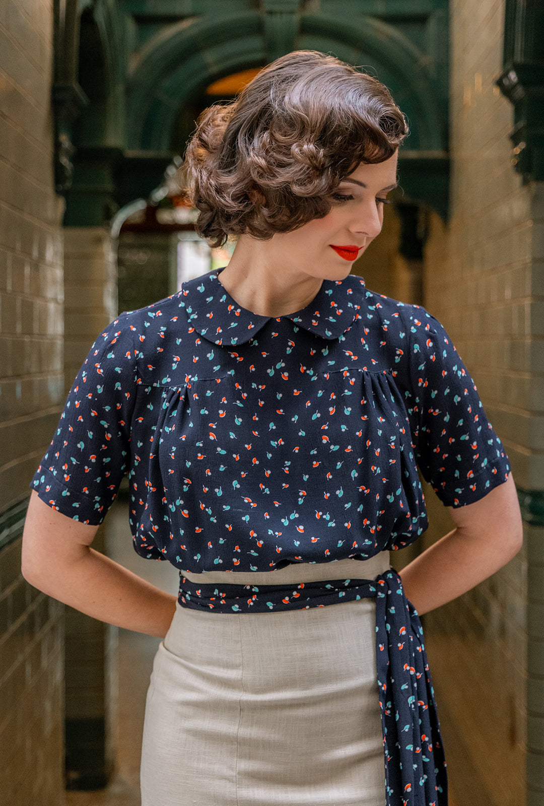 1940s Meet Again Blouse with Collar - Ocean Pearl - model shot