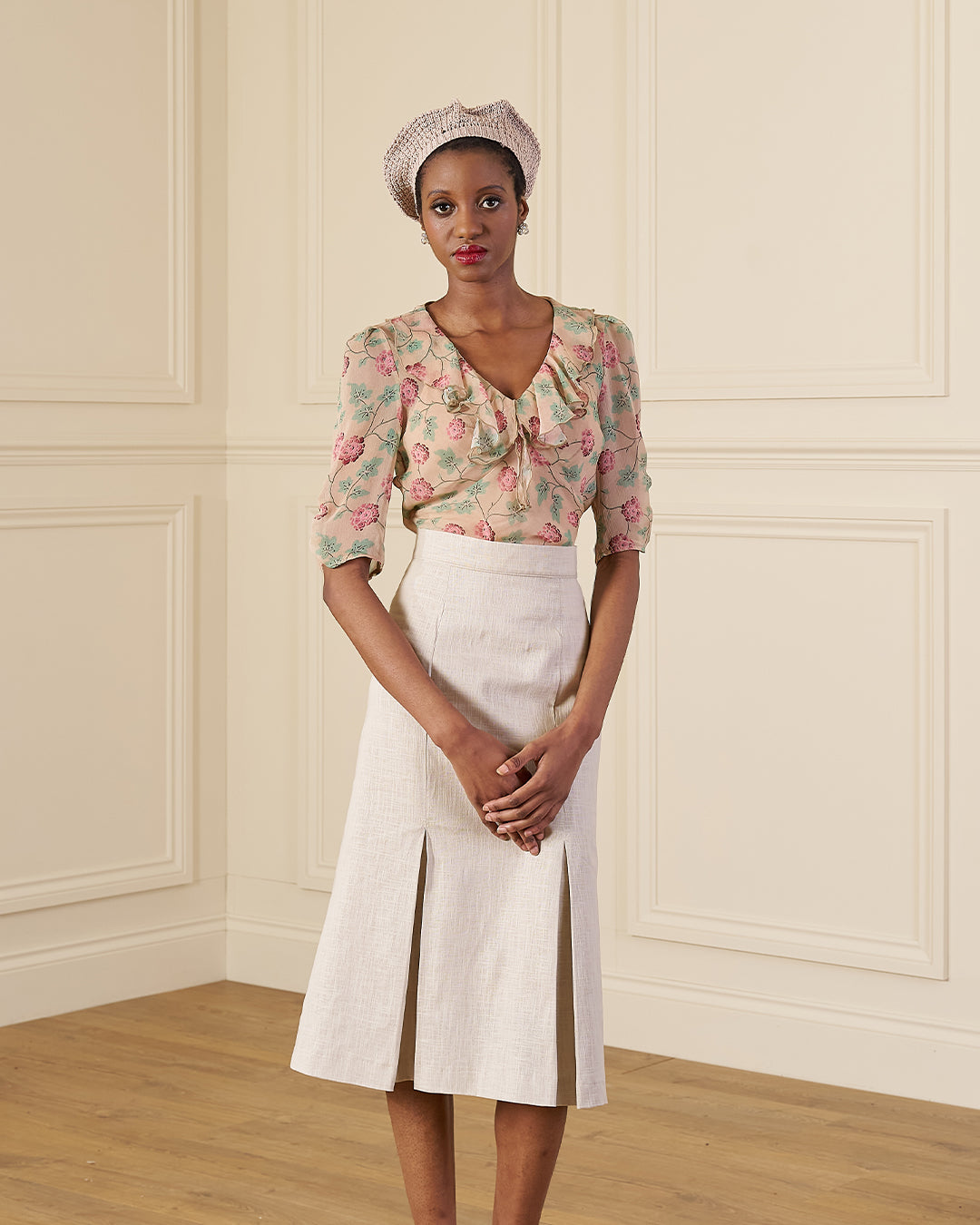 新品同様 FOXEY NEW YORK【Josefin Skirt】40 1940s Prim Pleated Skirt - Natural Fibre Ecru | The House of Foxy