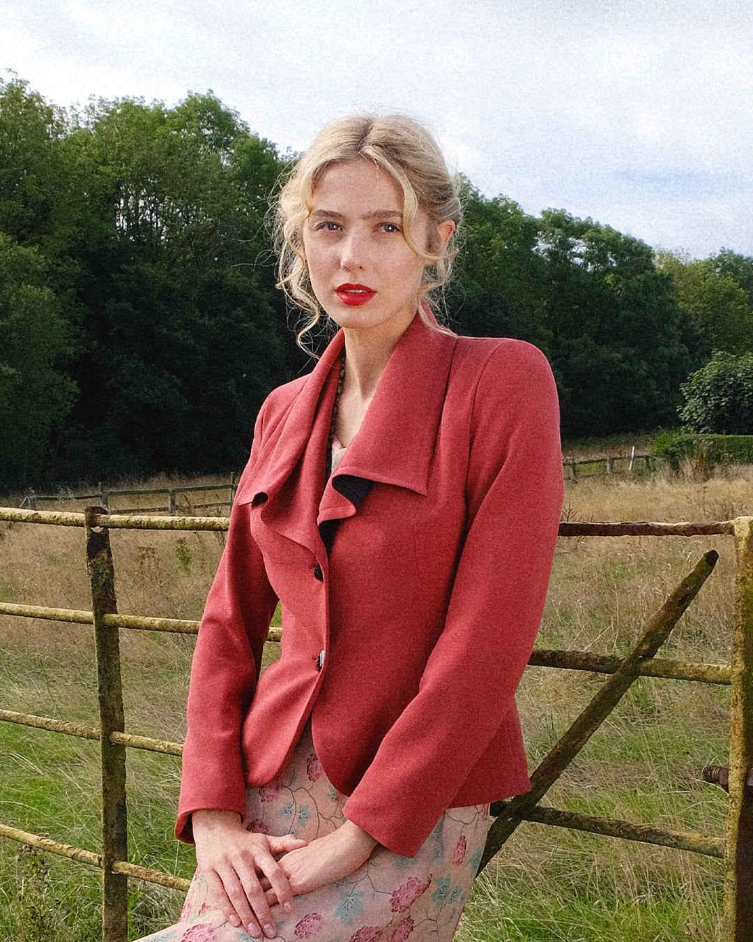 1930s Voyage Waterfall Jacket - Rosewood